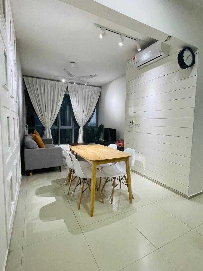 Wallaway2stay Gravit8 2room * Klang